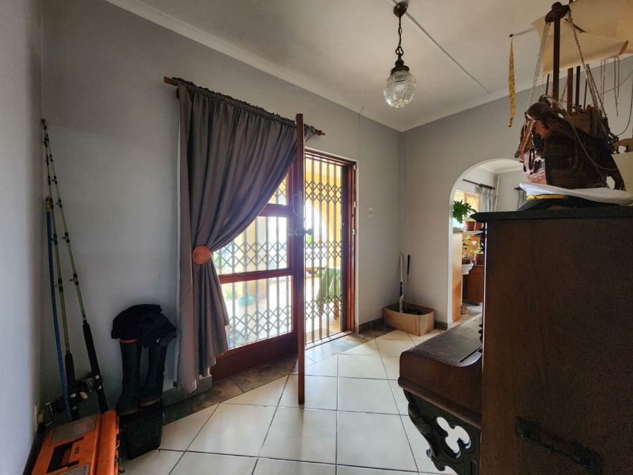 4 Bedroom Property for Sale in Hartenbos Central Western Cape